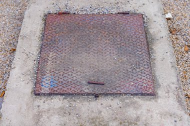 Kapatılmış Metal Kapağı Yeraltı Aracı Tünel Erişimi