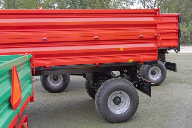 Tarım Taşıtları Taşımacılığı İçin Yeni Kırmızı Tarım Karavanları