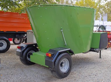 Dikey Besleyici Karıştırıcı Karavan Çiftliği Ekipmanı