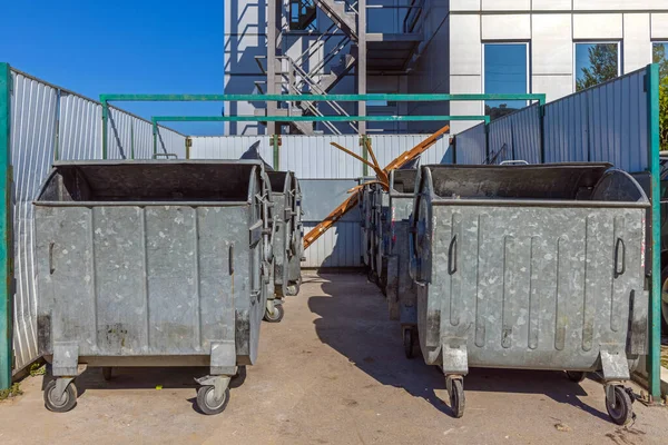Pracovní Kontejnery Odpadky Otevřené Kovové Kontejnery Recyklace — Stock fotografie