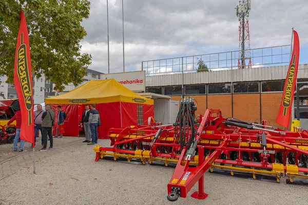 세르비아의 노비사드 2021 Vaderstad Equipment Tent Agriculture Expo Trade Fair — 스톡 사진