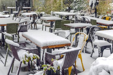 Açık Hava Restoranı Terası Taze Kar Kış Havası Altında