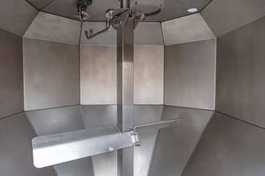 Dikey Paslanmaz Çelik Besleme Makinesi İçi