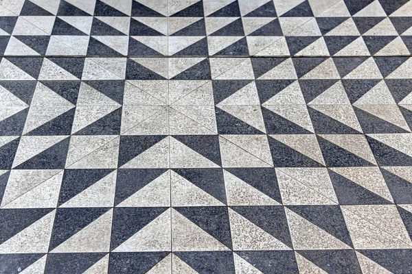 Black White Triangular Concentric Geometric Floor Tiles — 图库照片