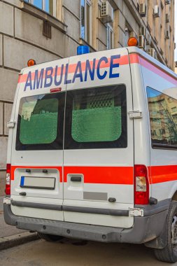 Ambulans Aracı Ems Nakliye Minibüsünün Arka Görünümü