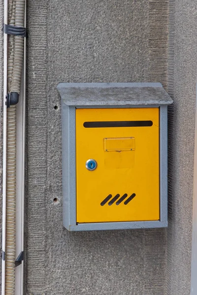 Yellow Mail Box House Wall Europe — Stok fotoğraf