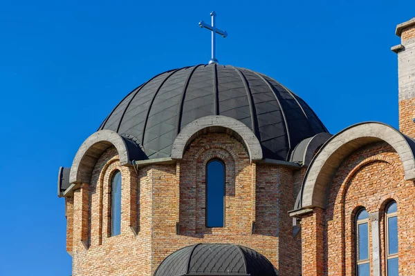 Gran Cúpula Iglesia Ortodoxa Kaludjerica Serbia — Foto de Stock