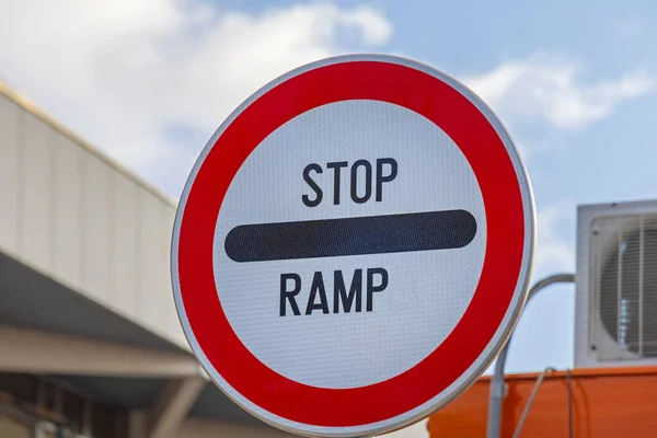 Señal Tráfico Stop Ramp Cabina Peaje —  Fotos de Stock