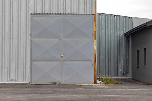 Padlock Closed Double Doors Warehouse Storage Building — Stock Photo, Image