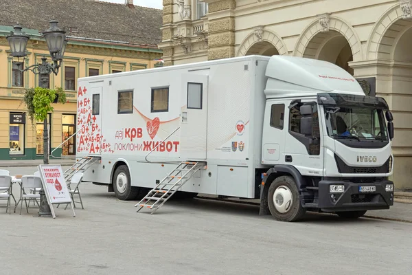 Novi Sad Serbia Września 2021 Bloodmobile Truck Mobilne Centrum Krwiodawstwa — Zdjęcie stockowe