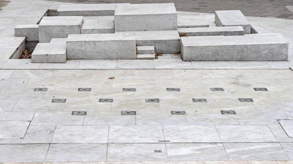 Dry Marble Stone Floor Fountain Winter — Stock fotografie