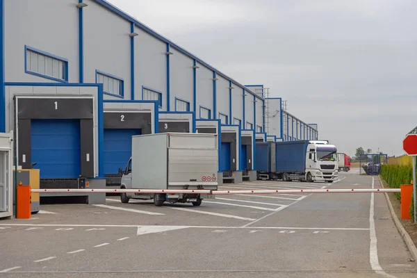 Cumplimiento Almacén Edificio Rampas Envío Distribución Transporte —  Fotos de Stock