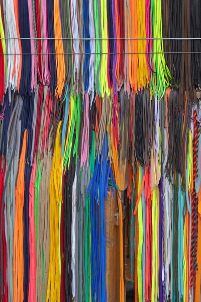 Molti Colorato Lungo Shoelaces Appeso Varietà Selezione — Foto Stock