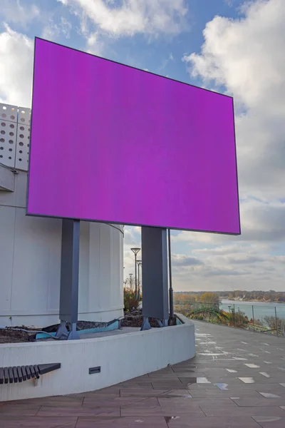 Big Pink Led Screen Верхней Части Торгового Центра Copy Space — стоковое фото