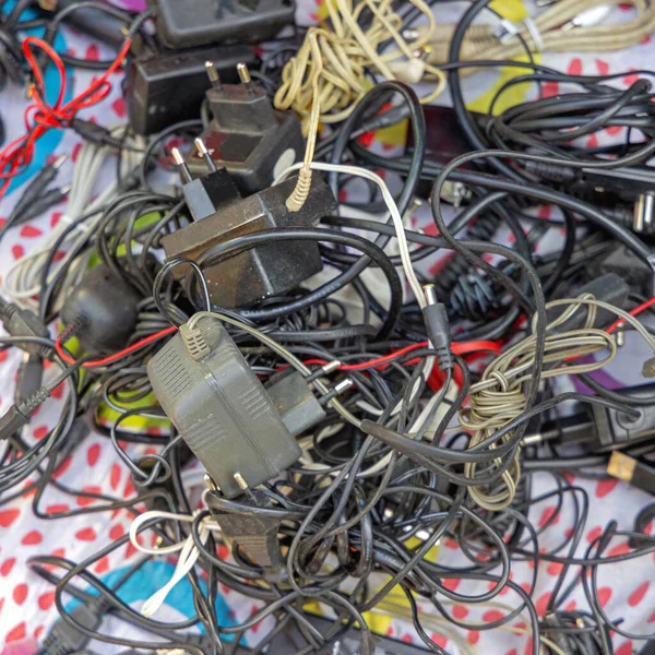 Stromladegeräte Und Kabel Durcheinander — Stockfoto
