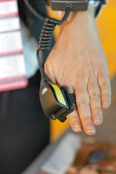 Parmak Bağlı Yüzük Barkod Tarayıcı Hızlı Çalışma Taşınabilir Cihazı Teknolojisi — Stok fotoğraf
