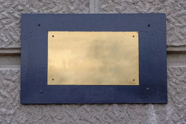 Memorial Gold Plaque Skylt Vid Byggnaden Wall Copy Space — Stockfoto