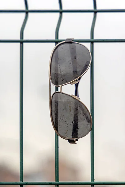 Lunettes Soleil Humides Style Pilote Shades Fence — Photo