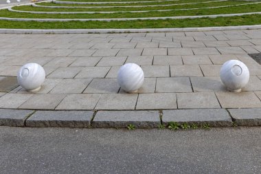 Sokak Köşkünde Beyaz Mermer Taşlar