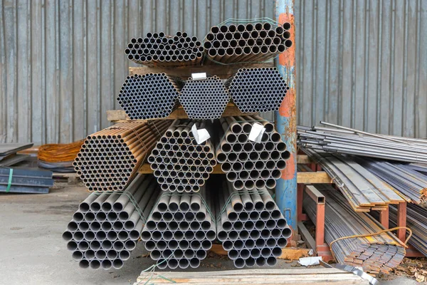 Tubos Tubos Acero Estante Almacén Material Construcción — Foto de Stock