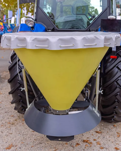 Εξοπλισμός Farm Attachment Seeder Περιστρεφόμενου Ψεκαστήρα Έλξης — Φωτογραφία Αρχείου