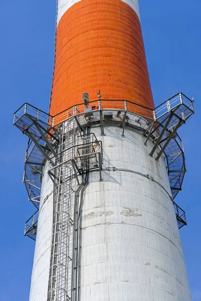 Steel Platform Tall Industrial Chimney Structure — Stock Photo, Image