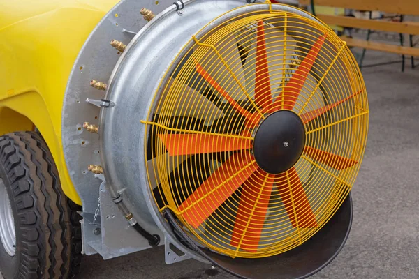 Grande Ventilador Sopro Máquina Reboque Pulverizador Agricultura — Fotografia de Stock