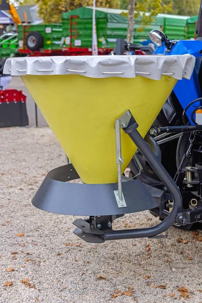 Trator Rotary Spreader Seeder Attachment Farm Equipment — Fotografia de Stock