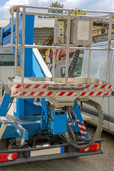 Carrello Piattaforma Lavoro Aereo Ascensore Montato Camion — Foto Stock