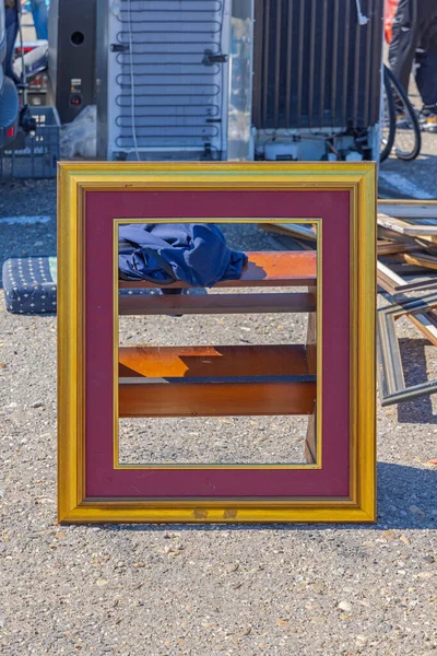 Golden Picture Frame Burgundy Passepartout Блошином Рынке — стоковое фото