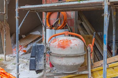 İnşaat Alanında Beton Karıştırıcı Makinesi