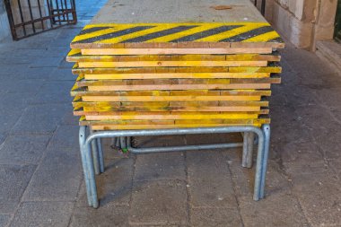 Yükseltilmiş Yürüyüş Platformları Venedik 'te Sel İçin Hazır