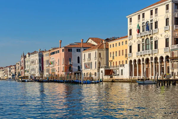 Viele Bauwerke Canal Grande Venedig — Stockfoto