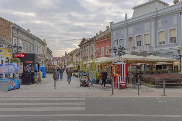 Novi Sad Sérvia Setembro 2021 Pessoas Caminhando Dunavska Street Downtown — Fotografia de Stock