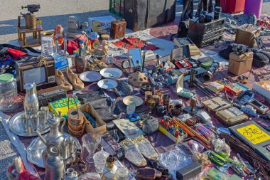 Belgrad, Sırbistan - 30 Ekim 2021: Knick Knack Stuff Bit Pazarı Bubanj Potok Cumartesi Sabahı.