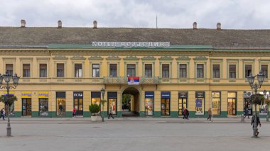 Novi Sad, Sırbistan - 21 Eylül 2021: Şehir Merkezindeki Eski Voyvodina Oteli.