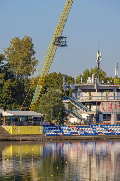 Belgrad Serbien Oktober 2021 Bungee Jumping Hochturmkran Struktur Über Wasser — Stockfoto