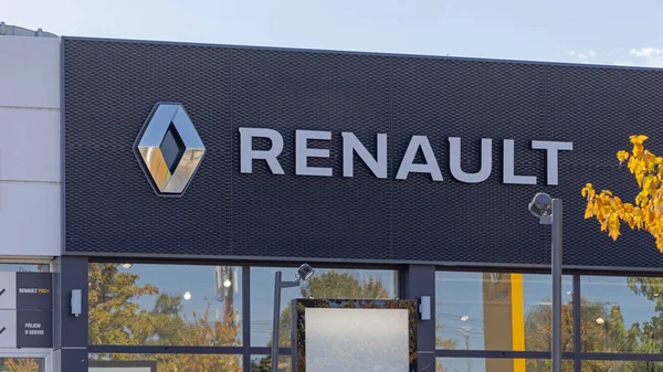 Belgrád Szerbia Szeptember 2021 Big Sign Renault Kereskedés Francia Autó — Stock Fotó
