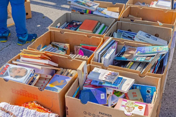 Belgrad Serbien Oktober 2021 Bücher Aus Zweiter Hand Kisten Auf — Stockfoto