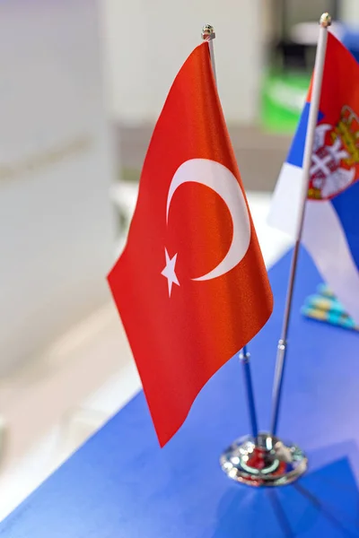 Turkiets Lilla Flagga Överst Bordet — Stockfoto