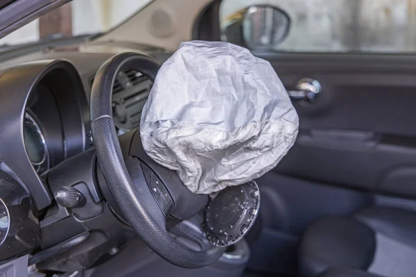 Airbag Ouvert Dans Une Petite Voiture Accident Circulation Frontale Danger — Photo