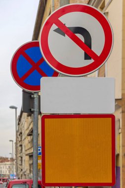 Sola Dönüş Bilgisi Panosu Kopyalama Yolu İşareti Yok