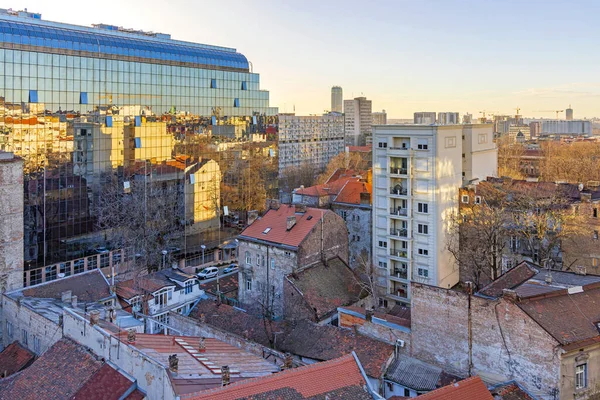 Skleněná Administrativní Budova Starém Bělehradě Zimní Odpoledne — Stock fotografie