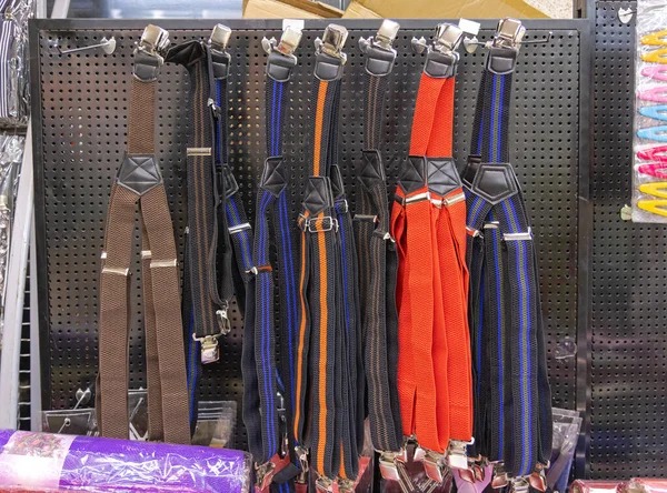 Strap Shape Braces Fashion Suspenders Στο Rack — Φωτογραφία Αρχείου