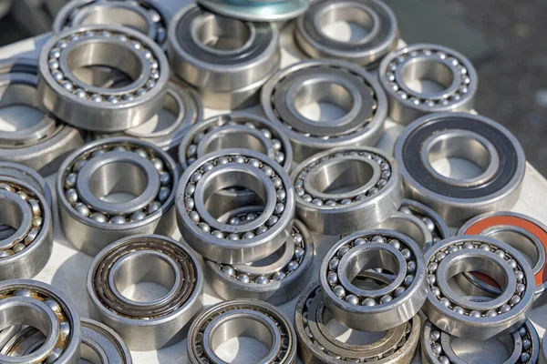 Many Stainless Steel Rolling Ball Bearings Spare Parts — Stock Photo, Image