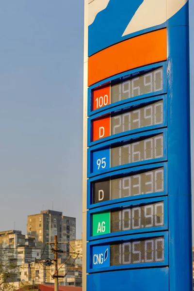 Benzinestation Brandstofprijzen Bij Tall Totem Tower — Stockfoto