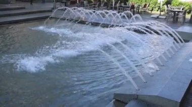 Su püskürtme hortumları Büyük Taş Çeşmesi Şehir yakınlaştırmasında