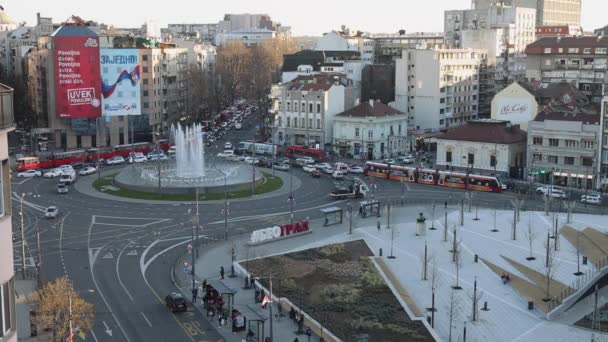 세르비아 베오그라드 2022 Slavia Roundabout Aerial View Traffic Congestion Cold — 비디오