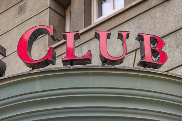 Erleuchtetes Rotes Club Schild Der Spitze — Stockfoto