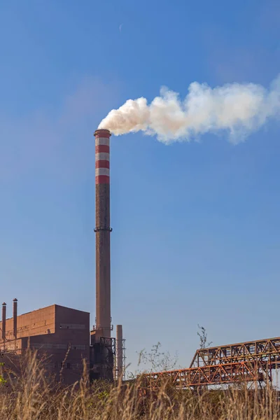 Chimenea Fumes Molino Acero Industria Contaminación Del Aire Calentamiento Global — Foto de Stock